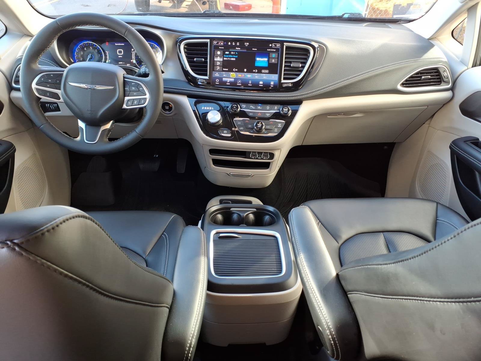 Used 2023 Chrysler Pacifica Touring-L w/ Road Tripper Package AWD/4WD image 11