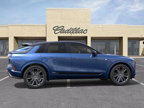 New 2026 Cadillac Lyriq V AWD/4WD image 5