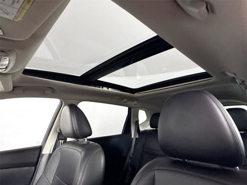 Used 2017 Nissan Rogue SL w/ SL Premium Package image 6