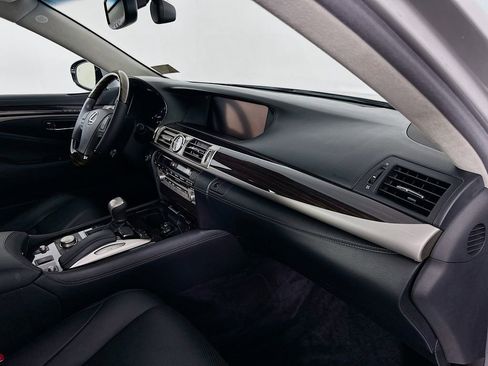 Used 2016 Lexus LS 460 image 27