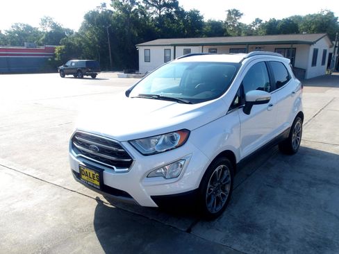 Used 2019 Ford EcoSport Titanium image 2
