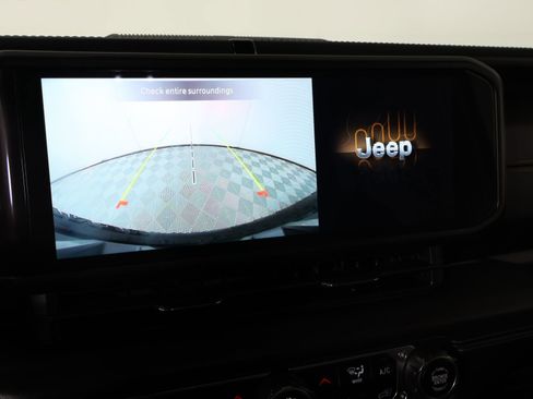 Used 2024 Jeep Wrangler Sahara image 6