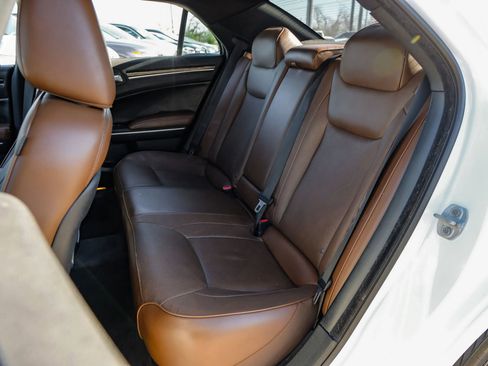 Used 2019 Chrysler 300 Limited image 46