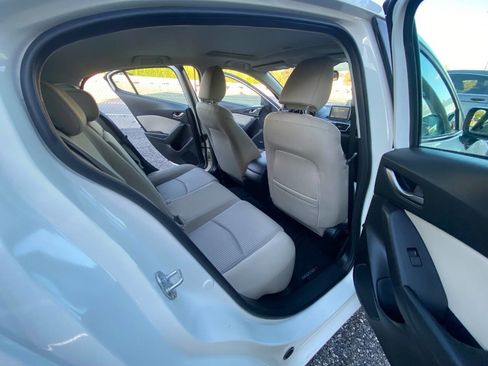 Used 2015 MAZDA MAZDA3 i Touring w/ Technology Package image 12