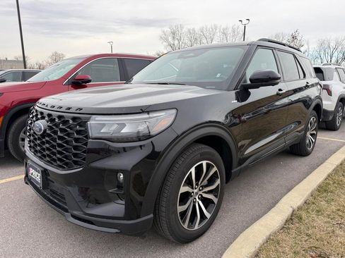 Used 2025 Ford Explorer ST-Line image 8