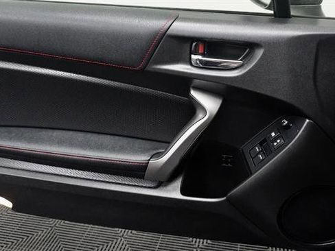 Used 2014 Subaru BRZ Limited w/ Popular Package #2B image 27