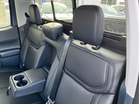 New 2026 Ford Maverick Lariat w/ Black Appearance Package image 11