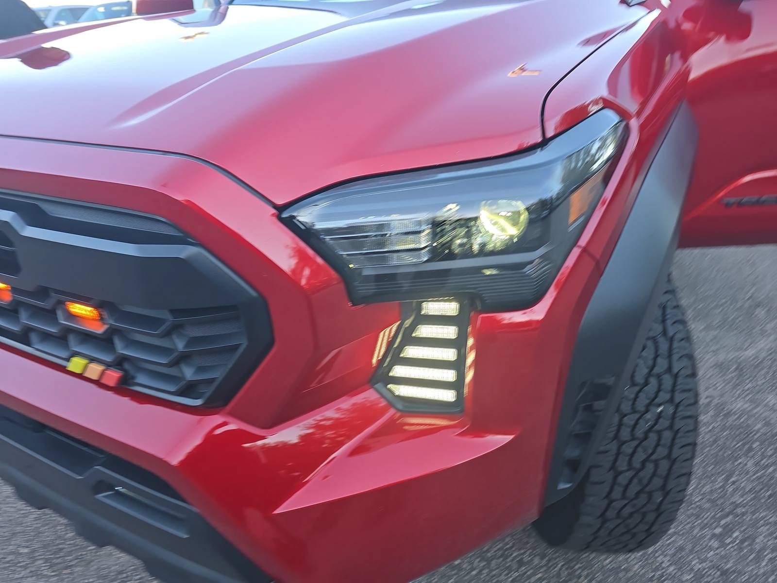 Used 2024 Toyota Tacoma TRD Off-Road AWD/4WD image 32