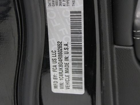 Used 2024 Jeep Grand Cherokee L Limited w/ Luxury Tech Group II image 44