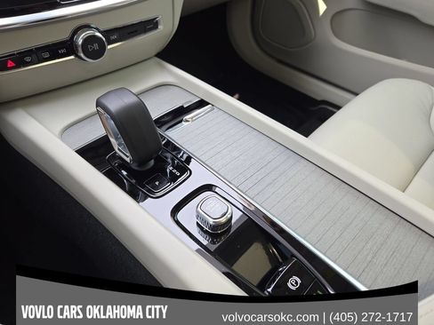 Certified 2026 Volvo V60 B5 Cross Country Plus w/ Climate Package AWD/4WD image 22
