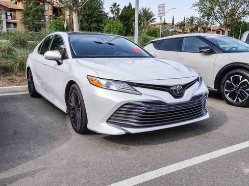 Used 2018 Toyota Camry XLE w/ Audio Package image 2