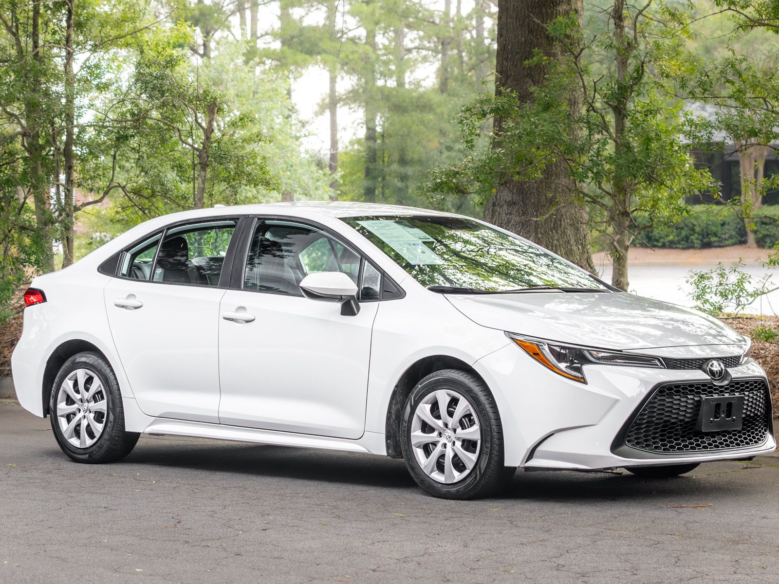 Used 2021 Toyota Corolla LE FWD image 49