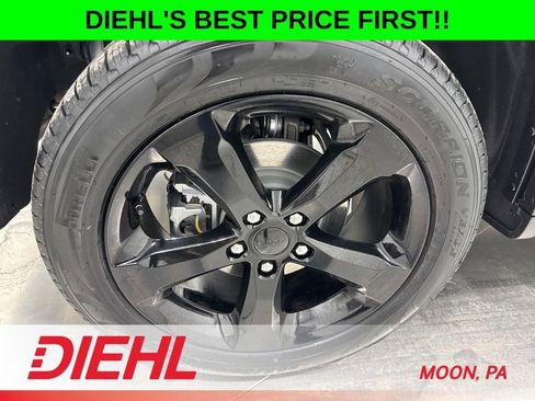 New 2025 Jeep Grand Cherokee Limited w/ Black Appearance Package AWD/4WD image 8