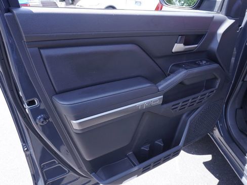 Used 2025 Toyota Tacoma TRD Off-Road w/ TRD Off Road Upgrade Package AWD/4WD image 15