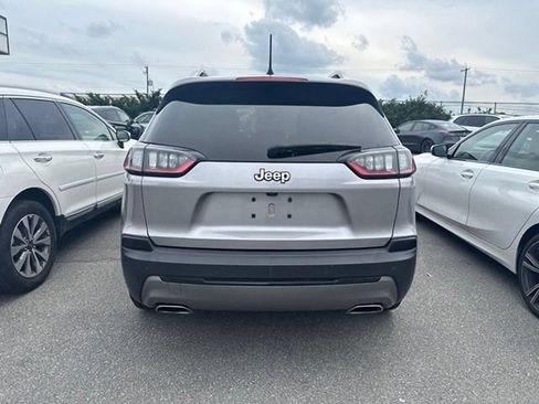 Used 2019 Jeep Cherokee Limited AWD/4WD image 7