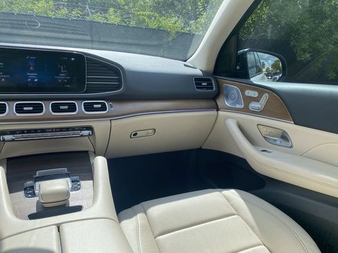 Used 2020 Mercedes-Benz GLE 350 4MATIC image 4