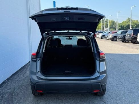 Used 2025 Nissan Rogue SV FWD image 9