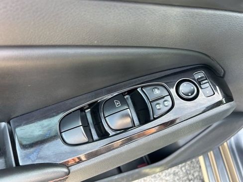 Used 2024 Nissan Altima 2.5 SR image 13