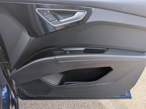 Used 2023 Audi Q4 e-tron Premium w/ Convenience Package image 32