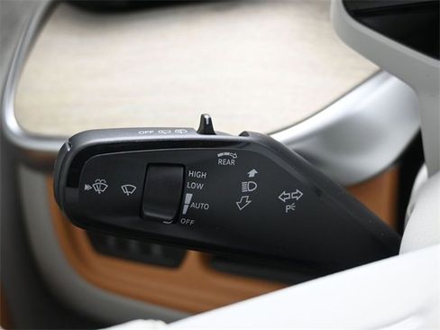 New 2025 Volkswagen ID. Buzz Pro S Plus image 28