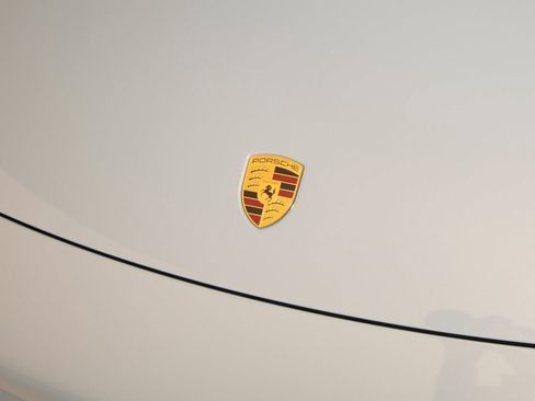 New 2025 Porsche Macan 4 Electric image 33