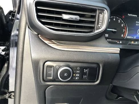 Used 2023 Ford Explorer Limited image 22