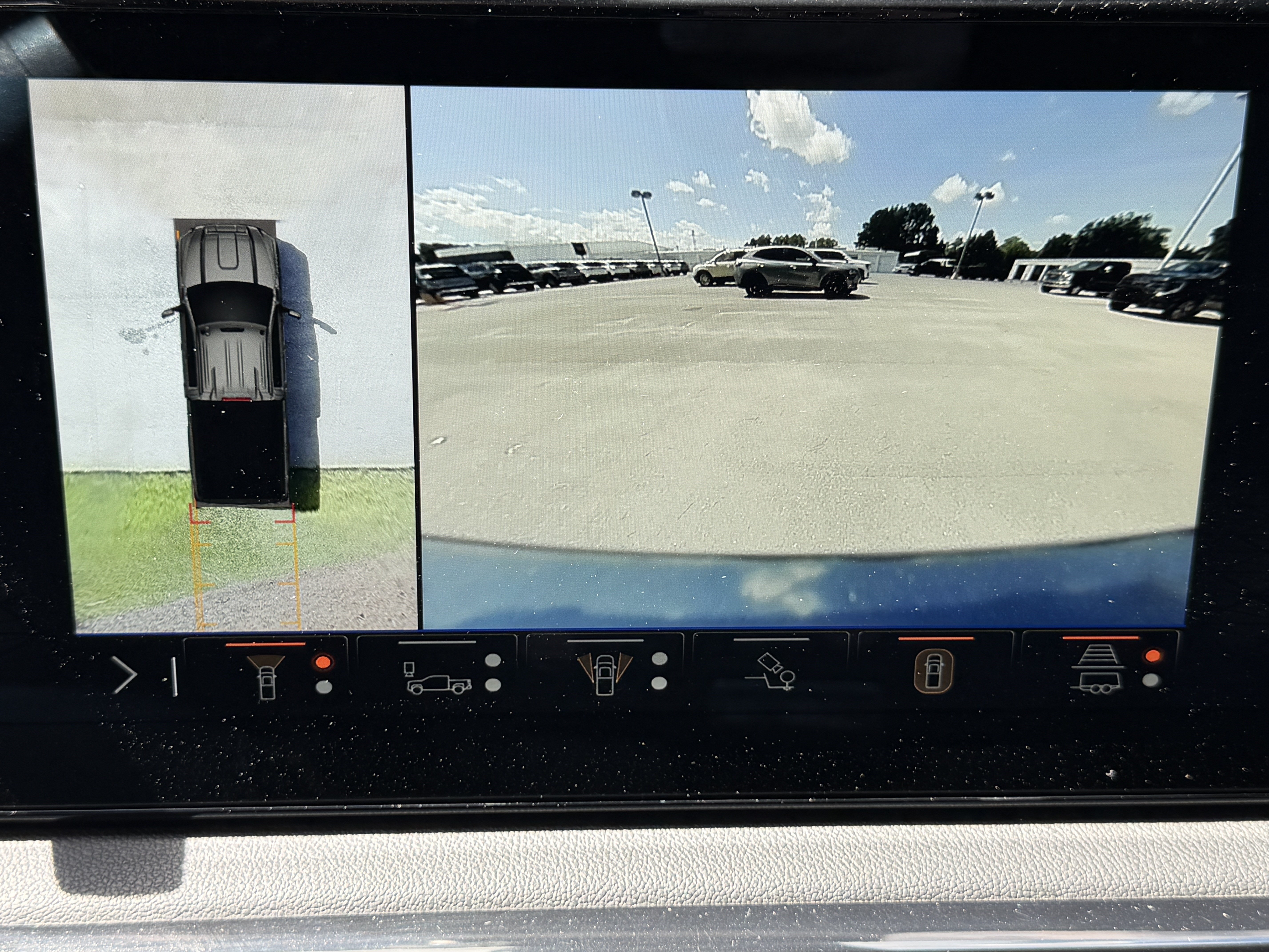 Used 2024 GMC Sierra 2500 AT4 w/ AT4 Premium Plus Package AWD/4WD image 34