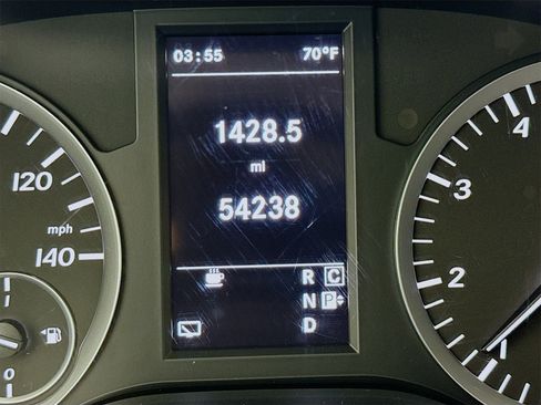 Used 2018 Mercedes-Benz Metris Passenger image 13