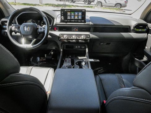 Certified 2025 Honda Pilot EX-L image 28