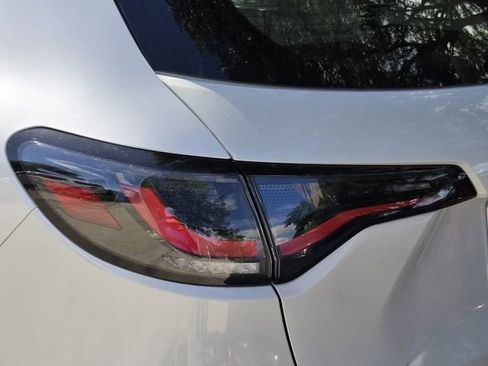 Used 2025 Honda HR-V LX image 8