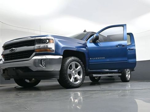 Used 2018 Chevrolet Silverado 1500 LT w/ All Star Edition AWD/4WD image 42