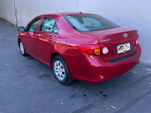 Used 2009 Toyota Corolla LE FWD image 2