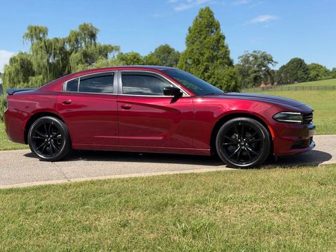 Used 2018 Dodge Charger SXT w/ Blacktop Package RWD image 18