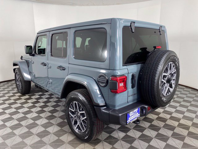 Used 2026 Jeep Wrangler Unlimited Sahara AWD/4WD image 10