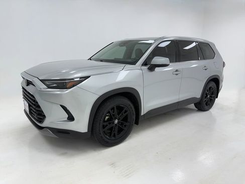 Used 2024 Toyota Grand Highlander FWD image 5