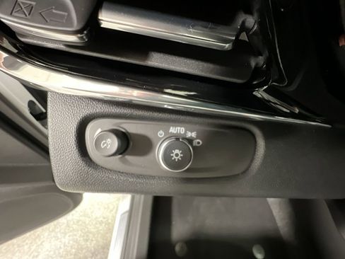 New 2025 Buick Envista Avenir image 17