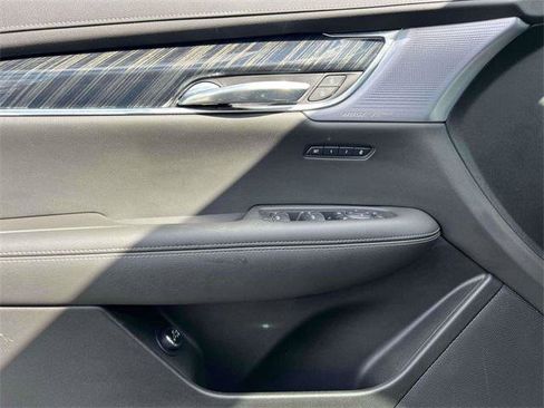 Used 2024 Cadillac XT6 Premium Luxury w/ Technology Package image 18