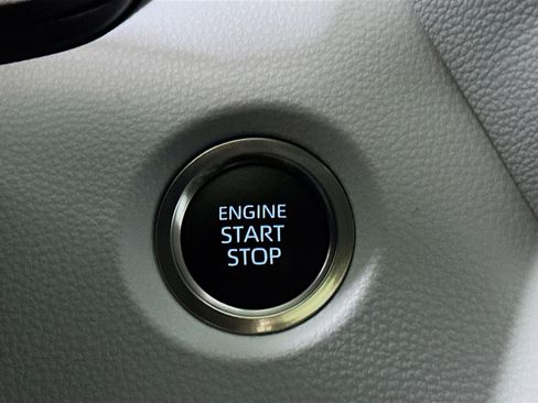 Used 2025 Toyota Corolla SE image 20
