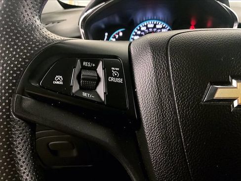 Used 2021 Chevrolet Trax LT AWD/4WD image 17