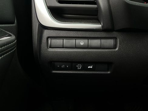 Used 2025 Nissan Rogue SV image 22