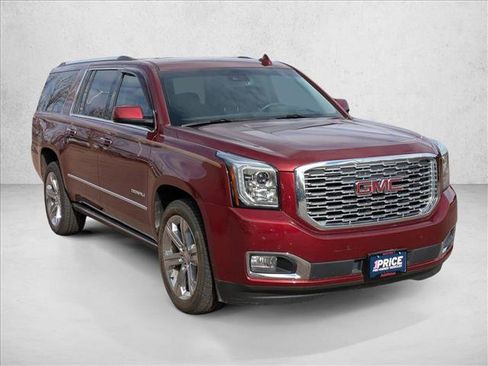 Used 2019 GMC Yukon XL Denali w/ Denali Ultimate Package image 3