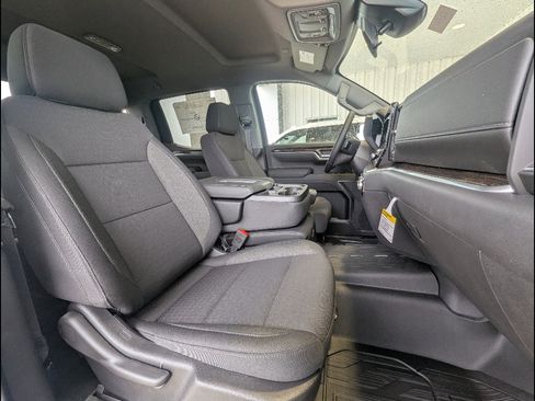 New 2026 GMC Sierra 1500 SLE image 16