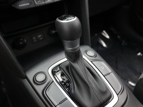 Used 2021 Hyundai Kona SE AWD/4WD image 18
