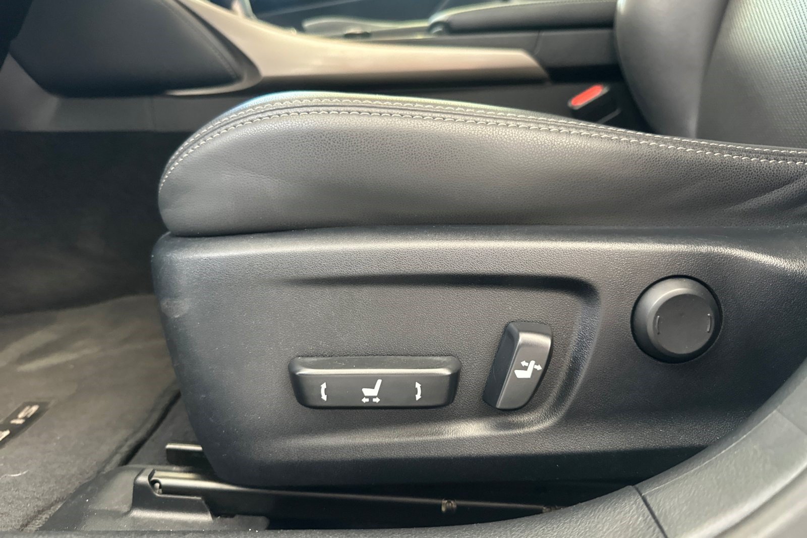 Used 2016 Lexus IS 200t w/ Navigation System Package RWD image 14