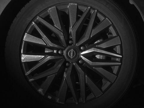 Used 2025 Nissan Altima 2.5 SV image 13