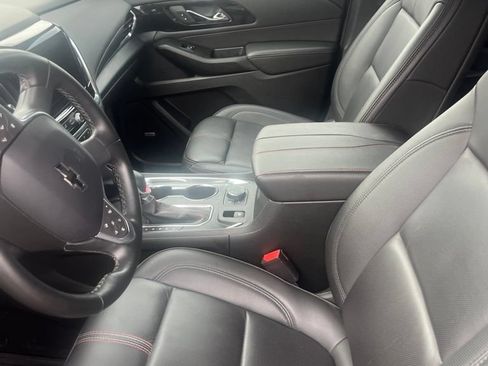 Used 2023 Chevrolet Traverse RS AWD/4WD image 9