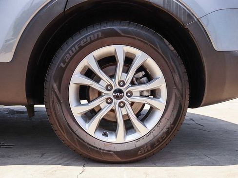 Used 2022 Kia Telluride LX AWD/4WD image 12