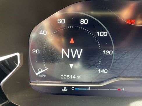 Used 2024 GMC Yukon Denali w/ Advanced Technology Package image 19