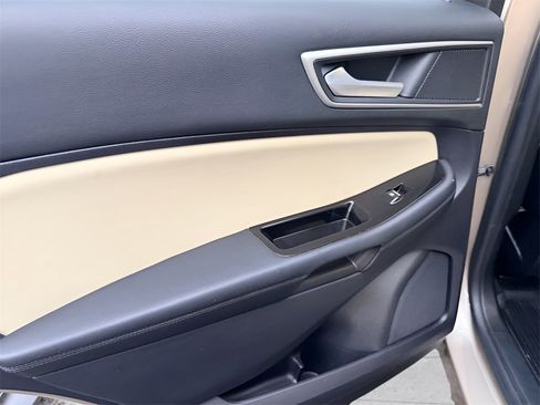 Used 2020 Ford Edge SEL w/ Convenience Package image 32