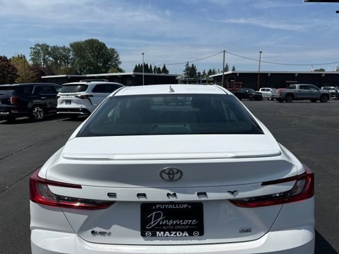 Used 2025 Toyota Camry SE FWD image 25